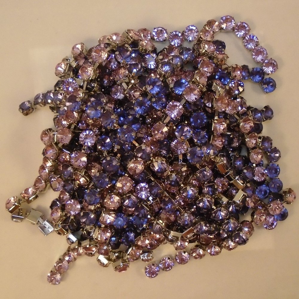 AMETHYST PINK RHINESTONE SQUARE ROUND BACK STRAND